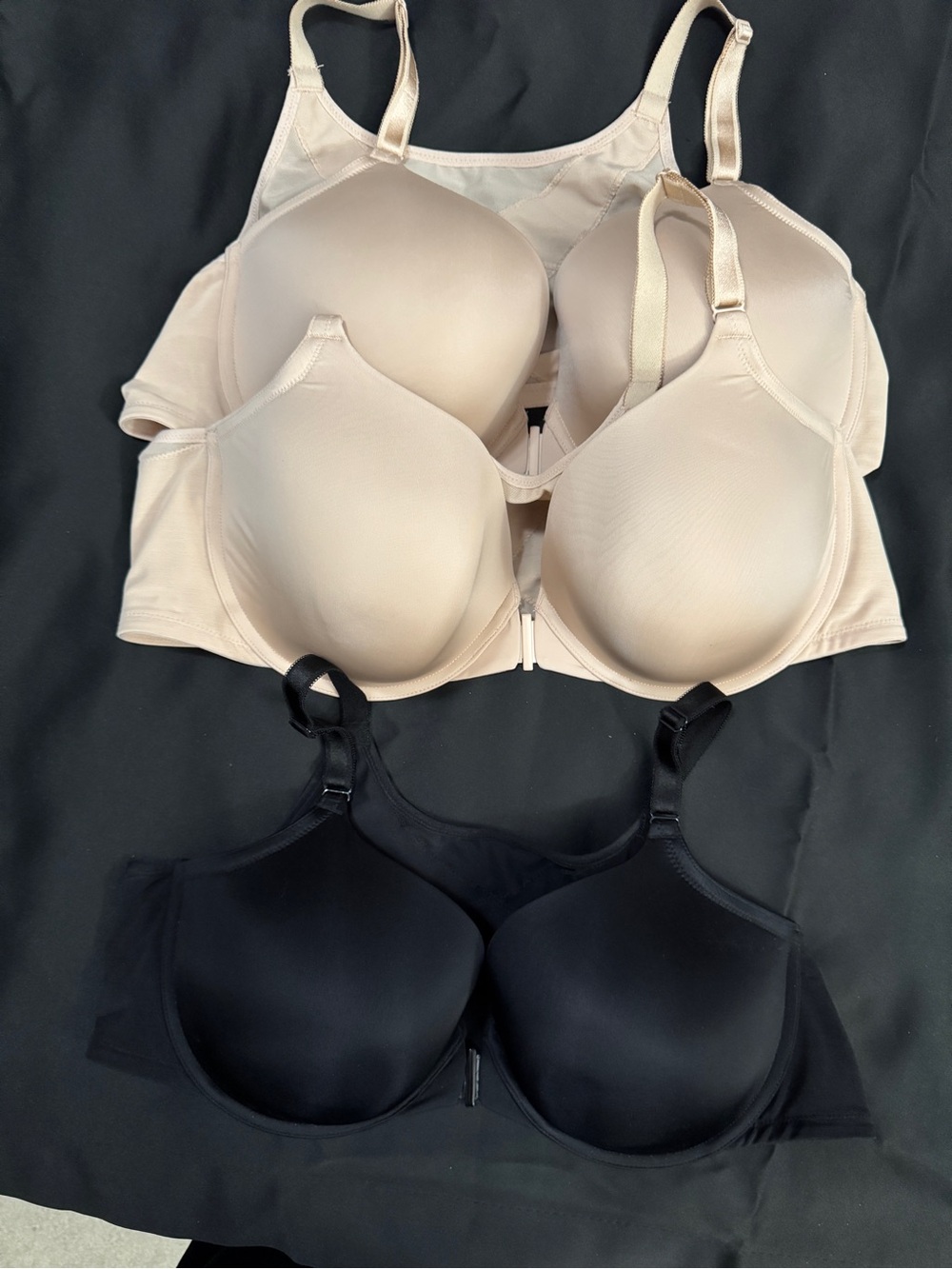 Torrid 360° Back Smoothing Lightly Lined Front Close Bras Bundle 42D (3)